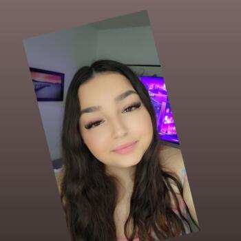 Babysitter in Laval: Luv