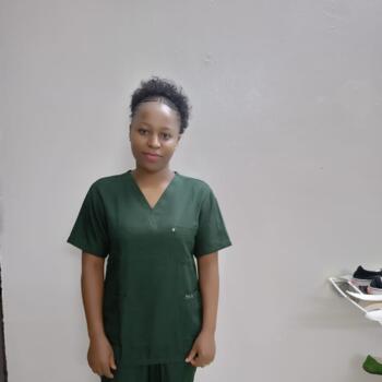 Nanny in Riyadh: Naomi