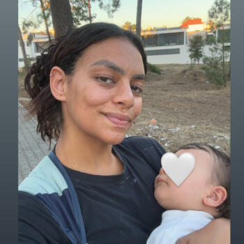 Babysitter Almada: Taynara