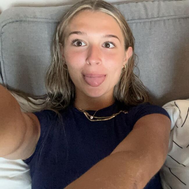 Baby-sitter in London: Delia