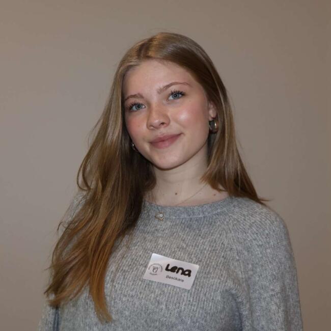 Babysitter in Kayl: Lena