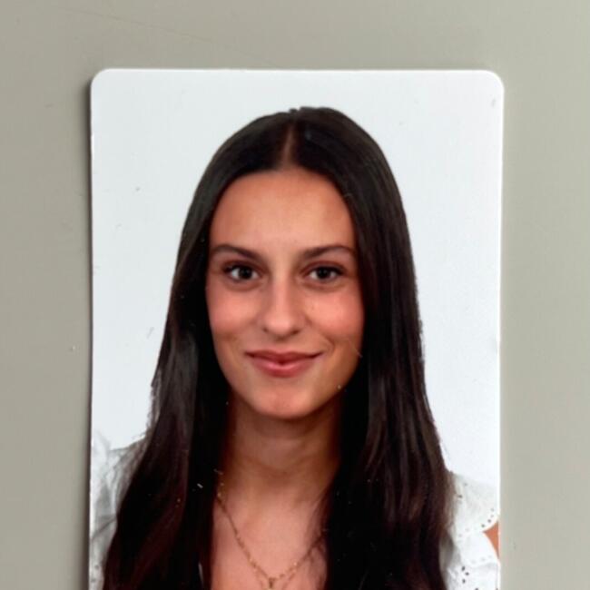 Babysitter in Ames: Alba