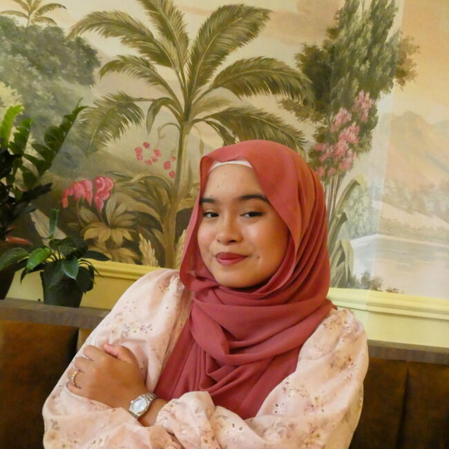 Babysitter in Singapore: Fara
