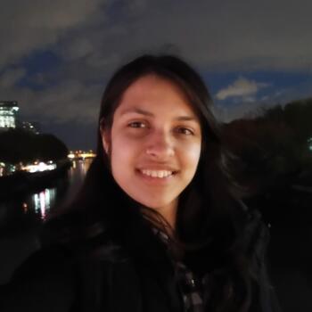 Babysitter in Puteaux: Riya