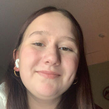 Babysitter in Elmwood Park: Deonna