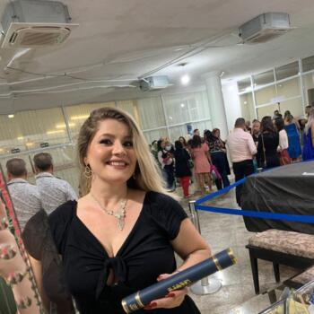 Babysitter in Praia Grande: Oriene