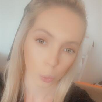 Babysitter in Brisbane: Crystal