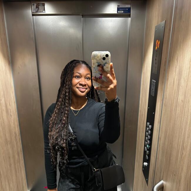 Babysitter in Cergy: Veronica