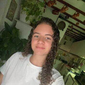 Babysitter in São Domingos de Rana: Laureana