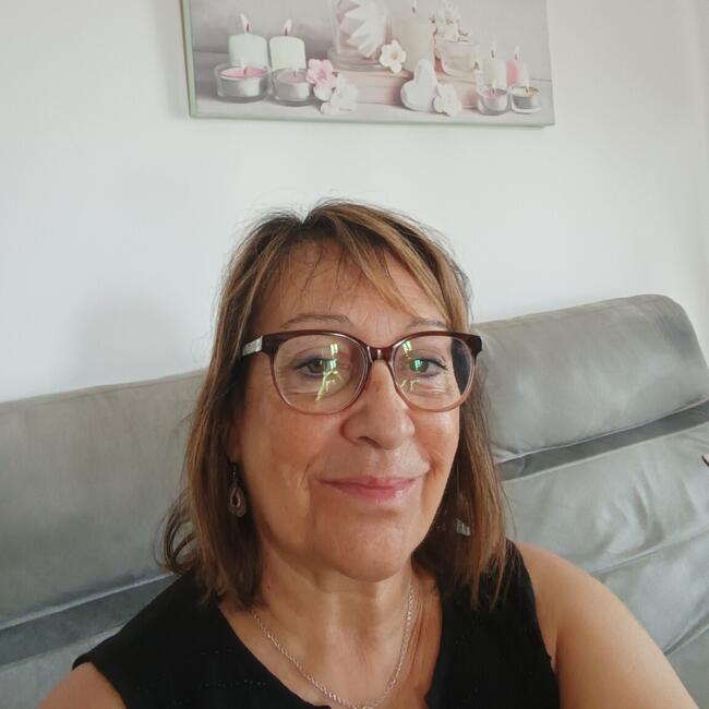 Baby-sitter à Viviers: Anne