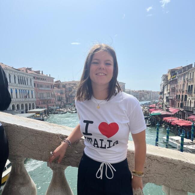 Nanny in Toulouse: Tessa