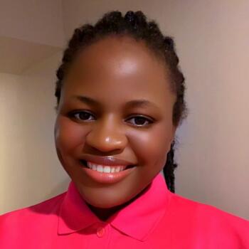 西九条 のベビーシッター: Claudine