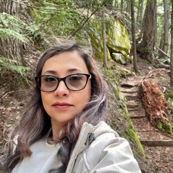 Baby-sitter in North Vancouver: Ella