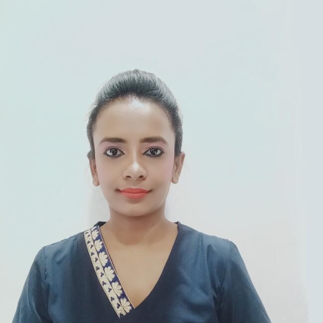 جليسة أطفال في إمارة الشارقة: Sangita
