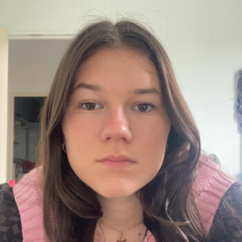 Babysitter in La Rochelle: Elise