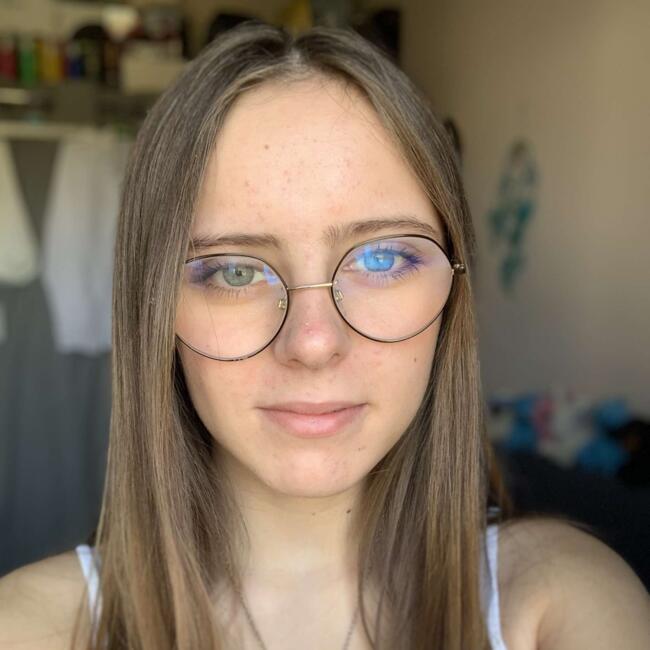 Babysitter in Villenave-d'Ornon: Kelly