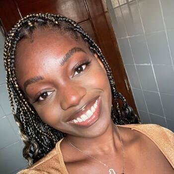 Babysitter London: Ashley