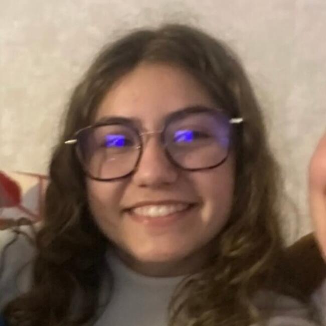 Babysitter in Saint-Médard-en-Jalles: Théa