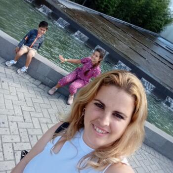Babysitter Curitiba: Jeniffer