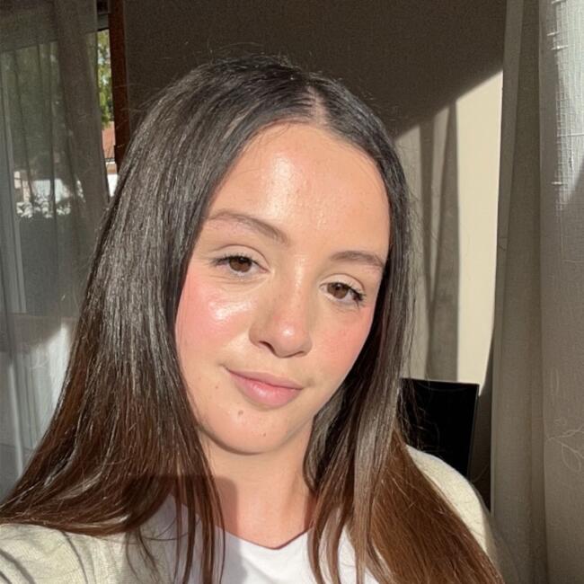 Babysitter in Vétraz-Monthoux: Célia