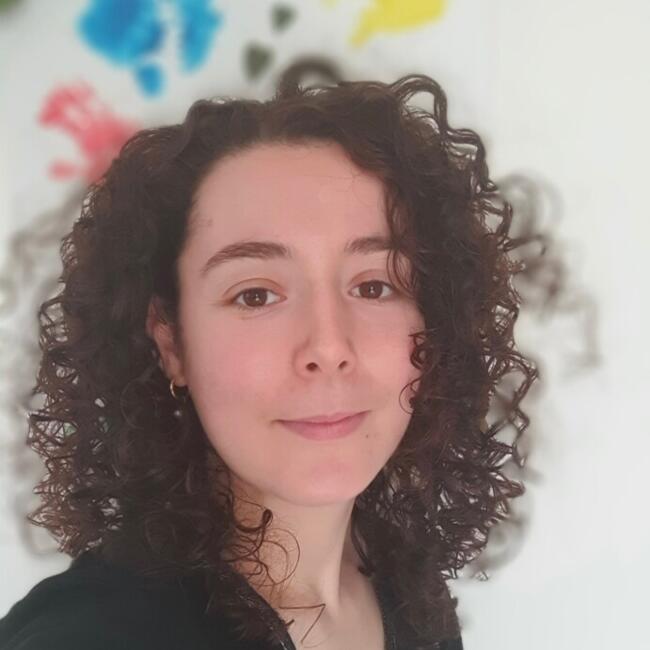 Babysitter in Contrexéville: Justine