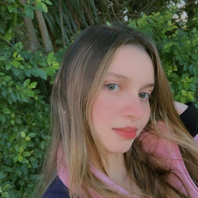 Emprego de babá em Curitiba: Carine