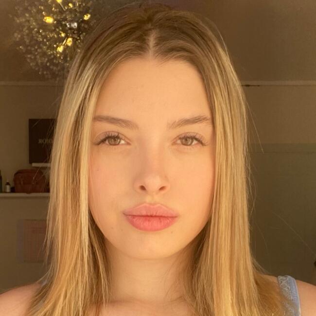 Babysitter in Turin: Giulia