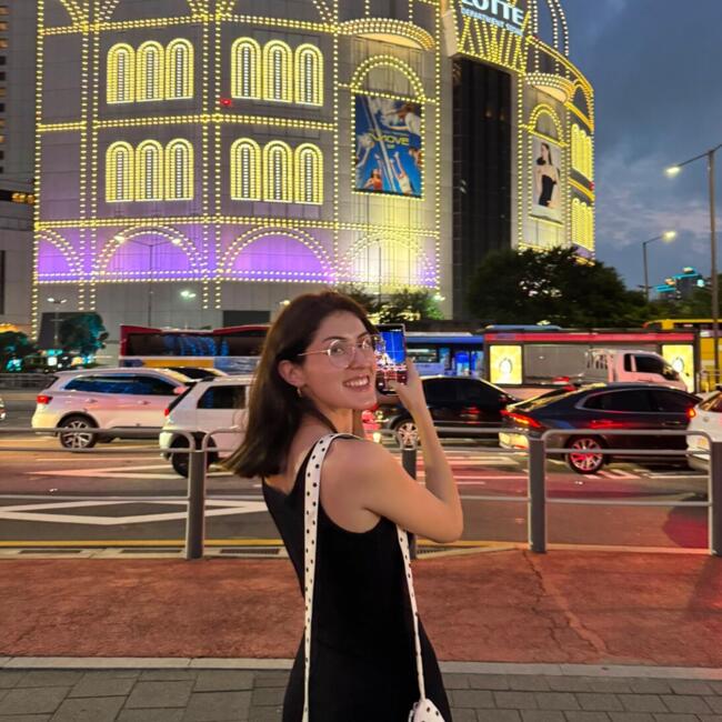 Babysitter in Seoul: Luna