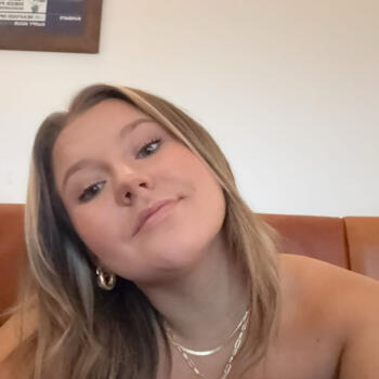 Baby-sitter in Newcastle: Kiara