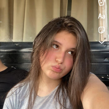 Baby-sitter in Feltham: Kacey