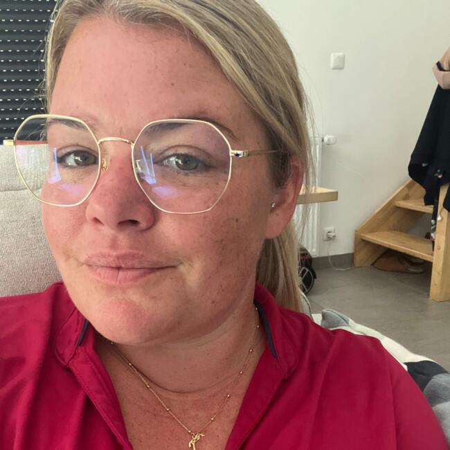 Babysitter in Veigné: Aurélie