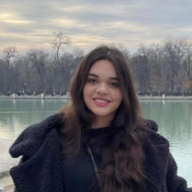 Babysitter in Coimbra: Isabela