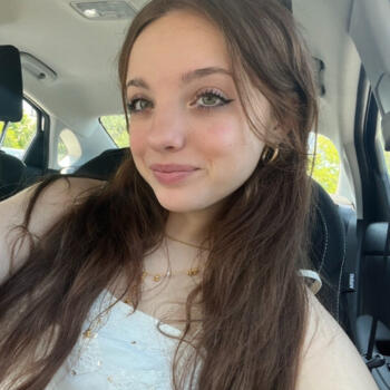 Babysitter in Wauconda: Courtney