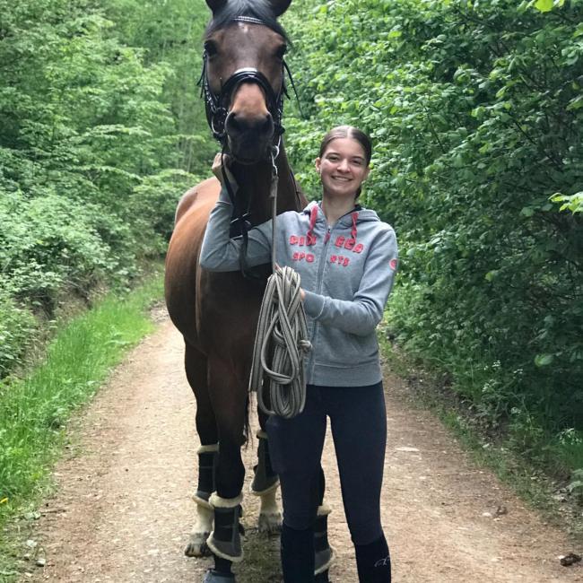 Baby-sitter in Lenningen: Ines