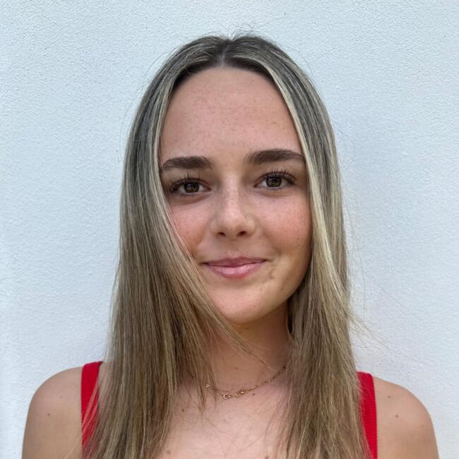 シドニー のベビーシッター: Izzy