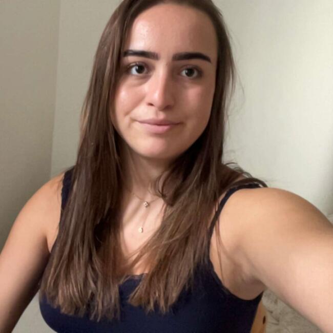 Babysitter in Woluwe-Saint-Pierre - Sint-Pieters-Woluwe: Ainhoa