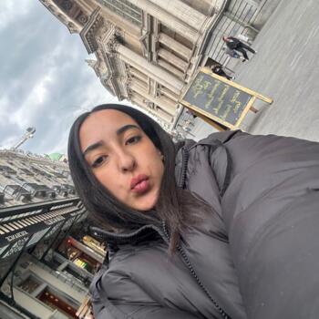 Babysitter in Toulouse: Zeena