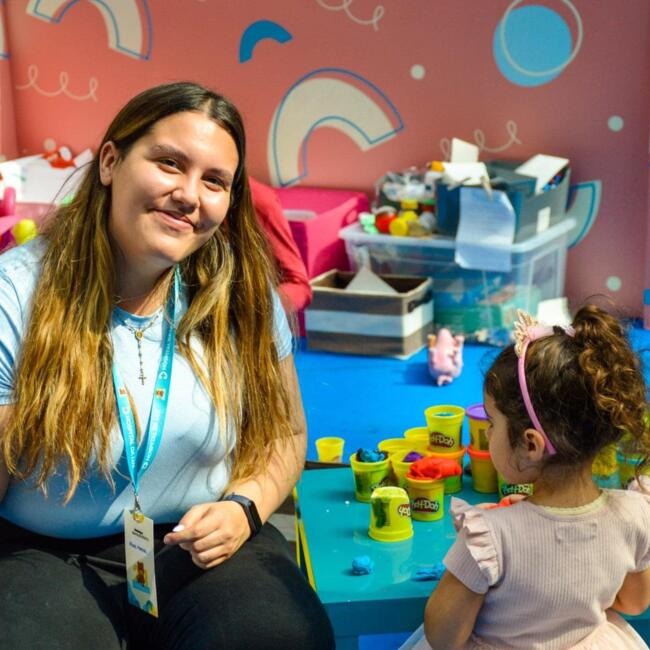 Baby-sitter in Almada: Jéssica