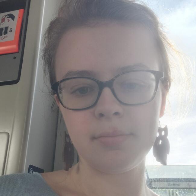 Babysitter in Tours: Maureen