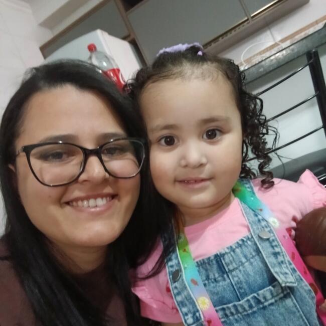 Emprego de babá em Joinville: Amanda
