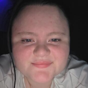 Babysitter in Gravesend: Chloe