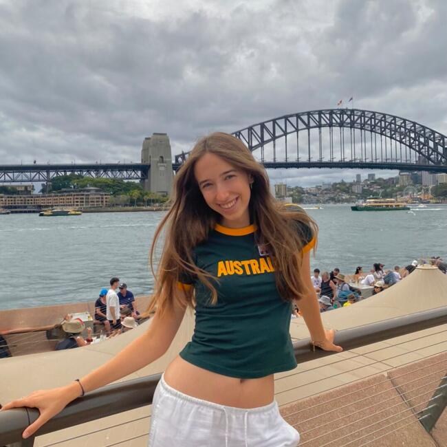 Babysitter in The Hague: Candice