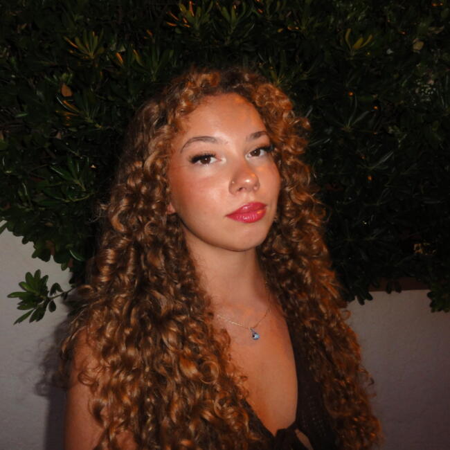 Babysitter in Poitiers: Elisa