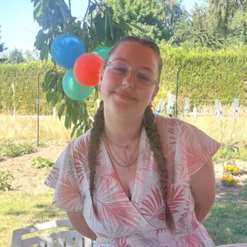 Babysitter in Hallennes-lez-Haubourdin: Clemence