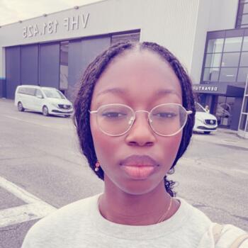 Babysitter in Paris: VICTORIA