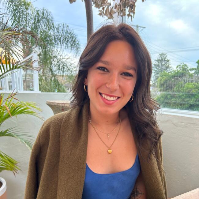 Babysitter in Hove: Zara