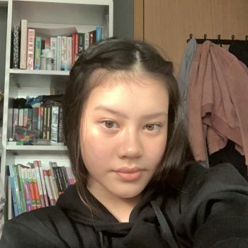 Babysitter in Singapore: Renee
