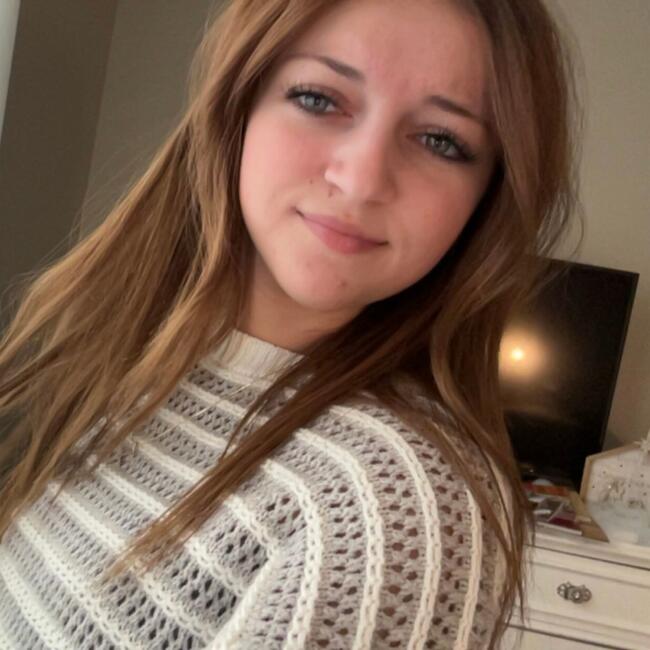 Babysitter in Wadsworth: Emma