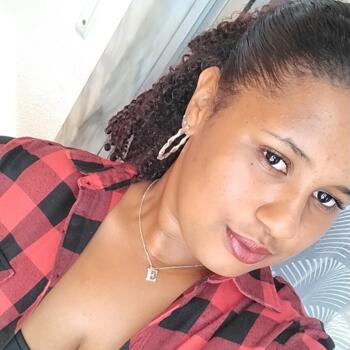 Babysitter in Sintra: Eliana