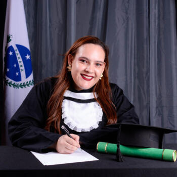 Babá Curitiba: Emanuela